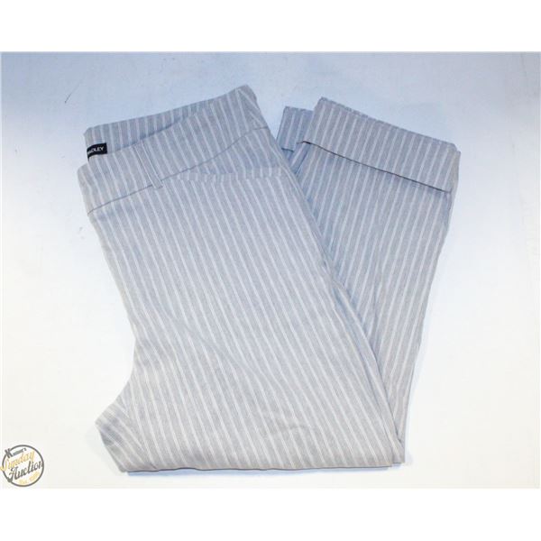 NEW HILARY RADLEY SIZE 12 CAPRI PANTS