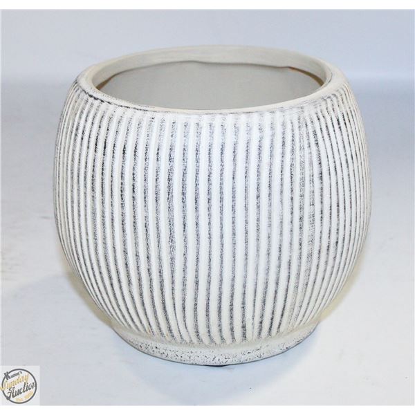 BRAND NEW 5" ROUND 4 - 1/2" TERRA COTTA