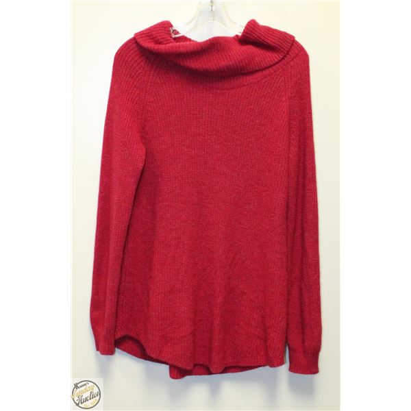 NEW LARGE RED WOMENS TURTLENECK SWEATER