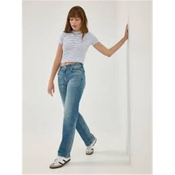 NEW LEE RIDERS SIZE 6 WOMENS JEANS