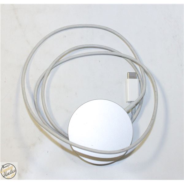 APPLE MAGNETIC PAD CHARGING DOCK