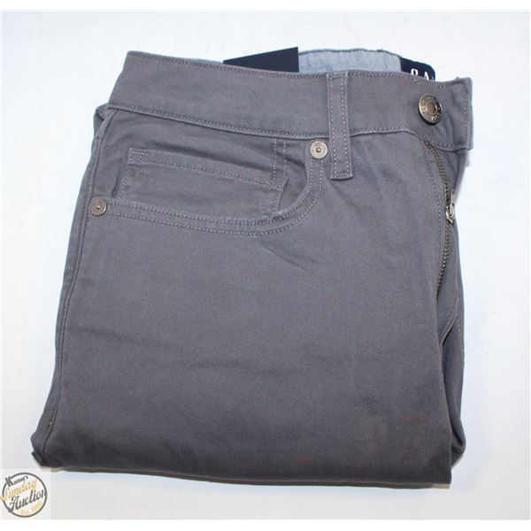 NEW GAP 30 X 30 GREY PANTS