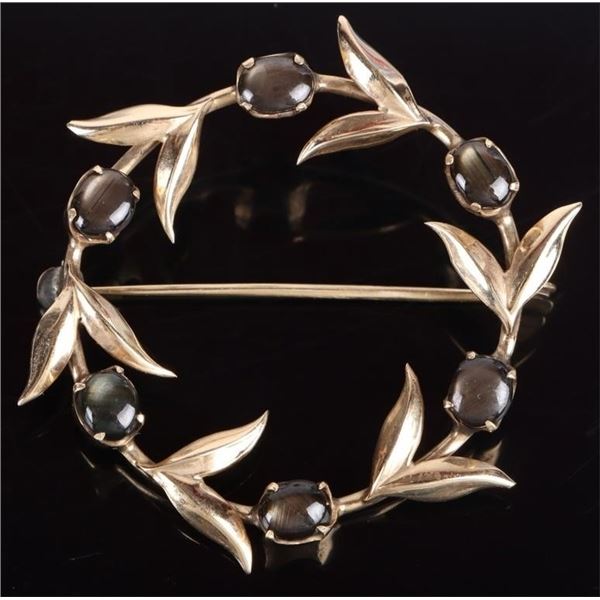 BROWN CAT'S EYE SAPPHIRE 14K YELLOW GOLD BROOCH