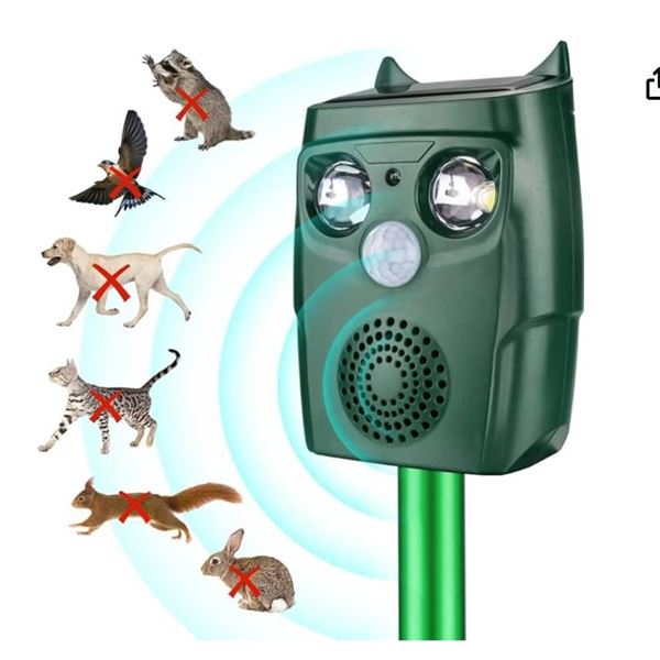 QueenMew Animal Repeller with Ultrasonic Modes and Solar Power Functionality