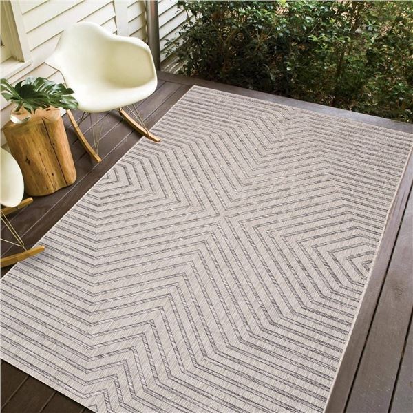 Viana Carnival Collection Etchings Indoor/Outdoor Area Rug, 8â€² x 10â€²