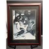 Image 1 : GORDIE HOWE DETROIT RED WINGS BATTLE DAMAGE FRAMED PICTURE