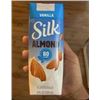 Image 1 : Silk Almond Vanilla Drink 12x236ml with Paper Straws