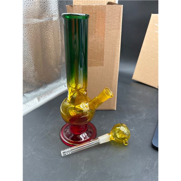 Glass Water Pipe with Gradient Green-Yellow-Red Design