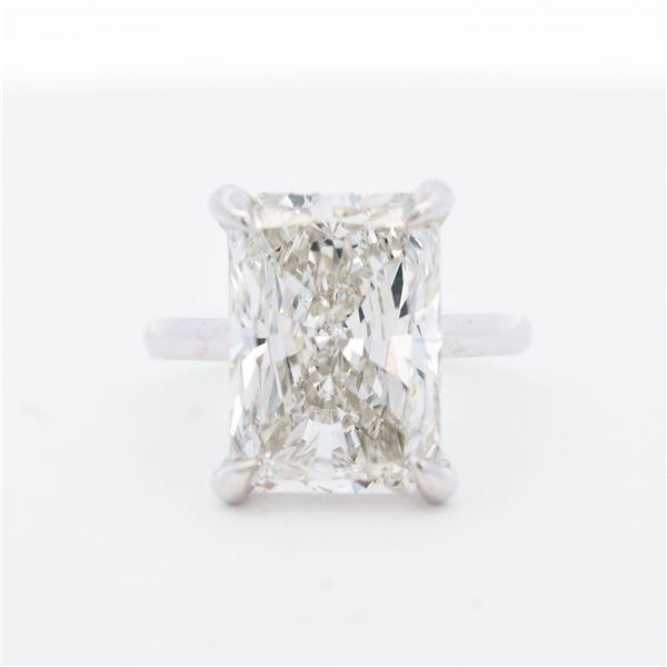 14KWG 10.01 ct H VS1 LG Radiant Diamond Solitaire Ring — IGI Certified