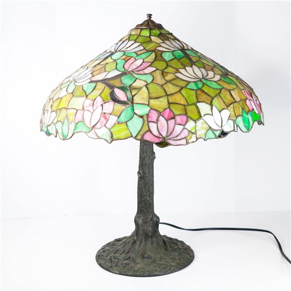 Chicago Mosaic leaded floral lamp 23" in diameter