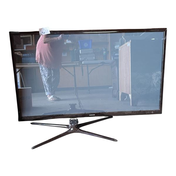 52 INCH SAMSUNG TV WITH STAND