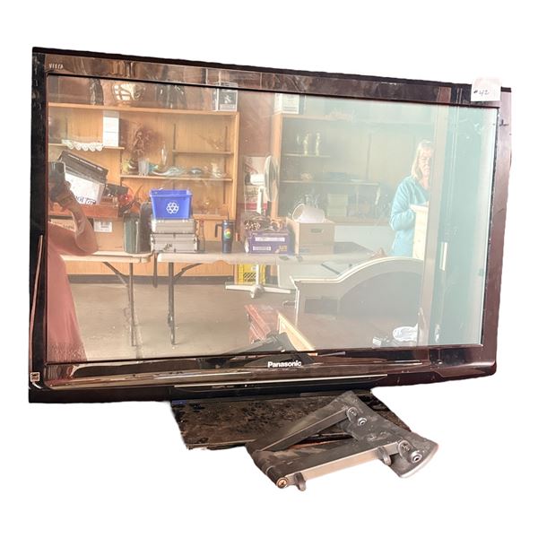 46 INCH PANASONIC TV