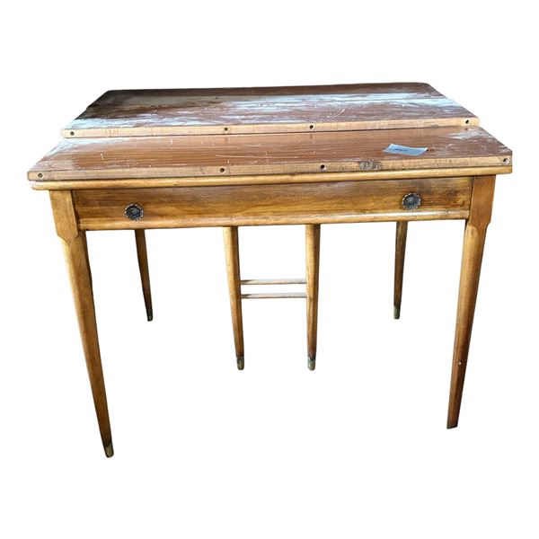 DARK WOOD TABLE WITH 2 LEAVES