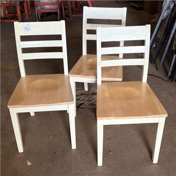 LOT OF 3 TABLE CHAIRS