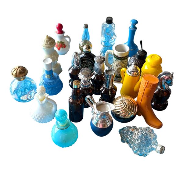 AVON - LOT OF DECANTERS