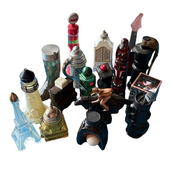 AVON - LOT OF MANY DECANTERS