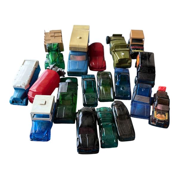 AVON - LOT OF CAR AND TRUCK DECANTERS