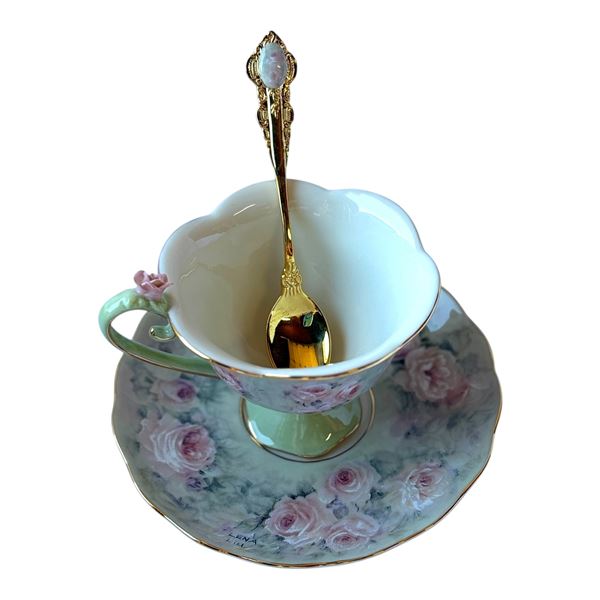 BRADFORD EDITIONS - BLUSHING BEAUTY TEACUP & SAUCER