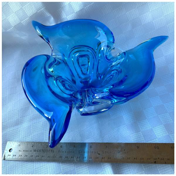 ART GLASS ASHTRAY - BLUE