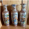 Image 1 : SET OF 3 LARGE ORIENTAL VASES