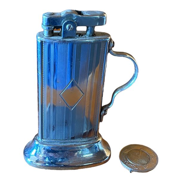 SILVER TABLE LIGHTER WITH PINSTRIPE AND DIAMOND DESIGN