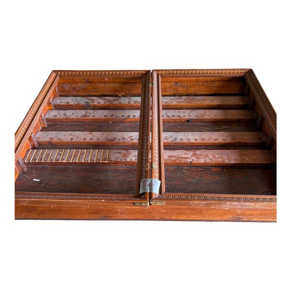 SHALLOW WALL DISPLAY CASE