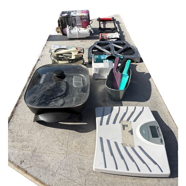 LOT OF HOUSEHOLD ITEMS