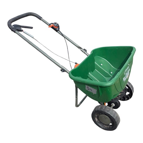SCOTT’S TURF BUILDER MINI BROADCAST SPREADER