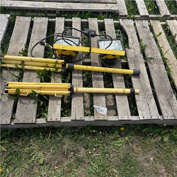LOT OF 2 WORK LIGHTS WITH TRI-POD STANDS