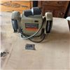 Image 1 : BLACK AND DECKER 5 INCH BENCH GRINDER