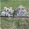 Image 1 : 2 PALLETS CONCRETE CINDER BLOCKS