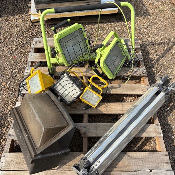 PALLET OF WORK LIGHTS
