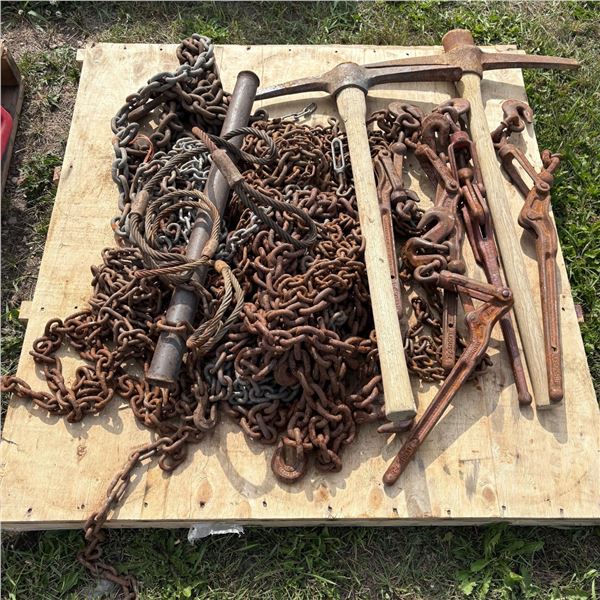 PALLET OF CHAINS AND BOOMERS