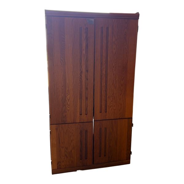 OAK ENTERTAINMENT CENTER