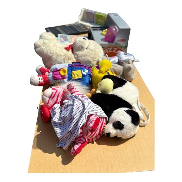 LOT OF STUFFED ANIMALS AND TOYS