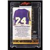 Image 2 : KOBE BRYANT LEAF IN THE GAME USED ENCASED TRADING CARD