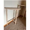 Image 2 : Half moon tables