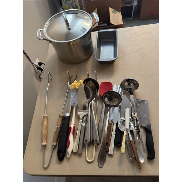 Kitchen, utensils, cuisine, art, pot, and bread pan