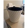 Image 2 : Laundry basket