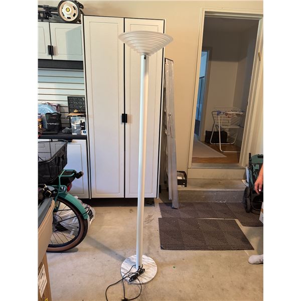 Floor lamp