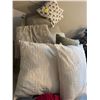Image 1 : Dreamtime cushions