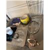 Image 2 : Vases and trays