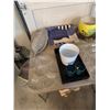 Image 3 : Vases and trays