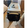Image 1 : Pet crate