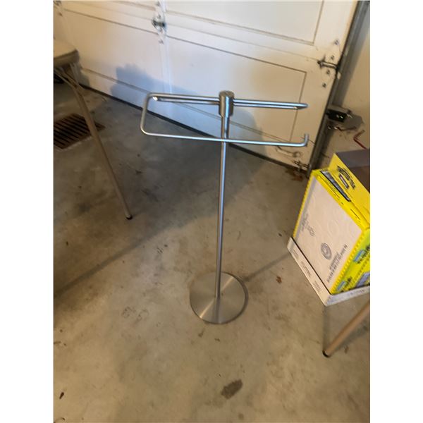 Towel rack