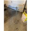 Image 1 : Towel rack