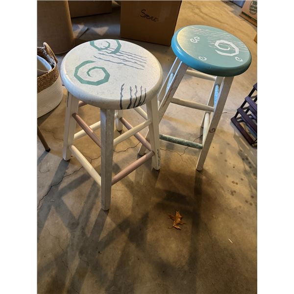2 stools
