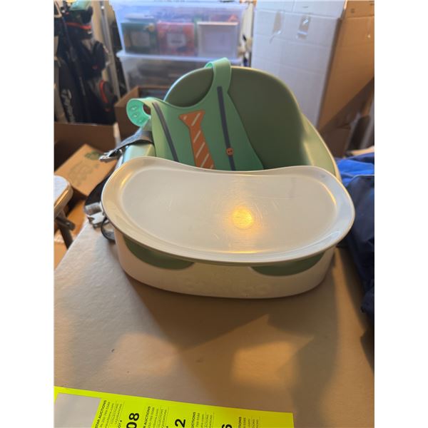 Bumbo chair and bib