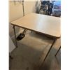 Image 1 : Folding table