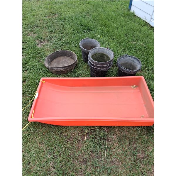 Orange Calf Sleigh & (8) Feed Buckets